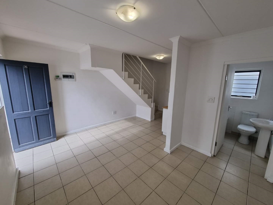 To Let 2 Bedroom Property for Rent in Maitland Western Cape
